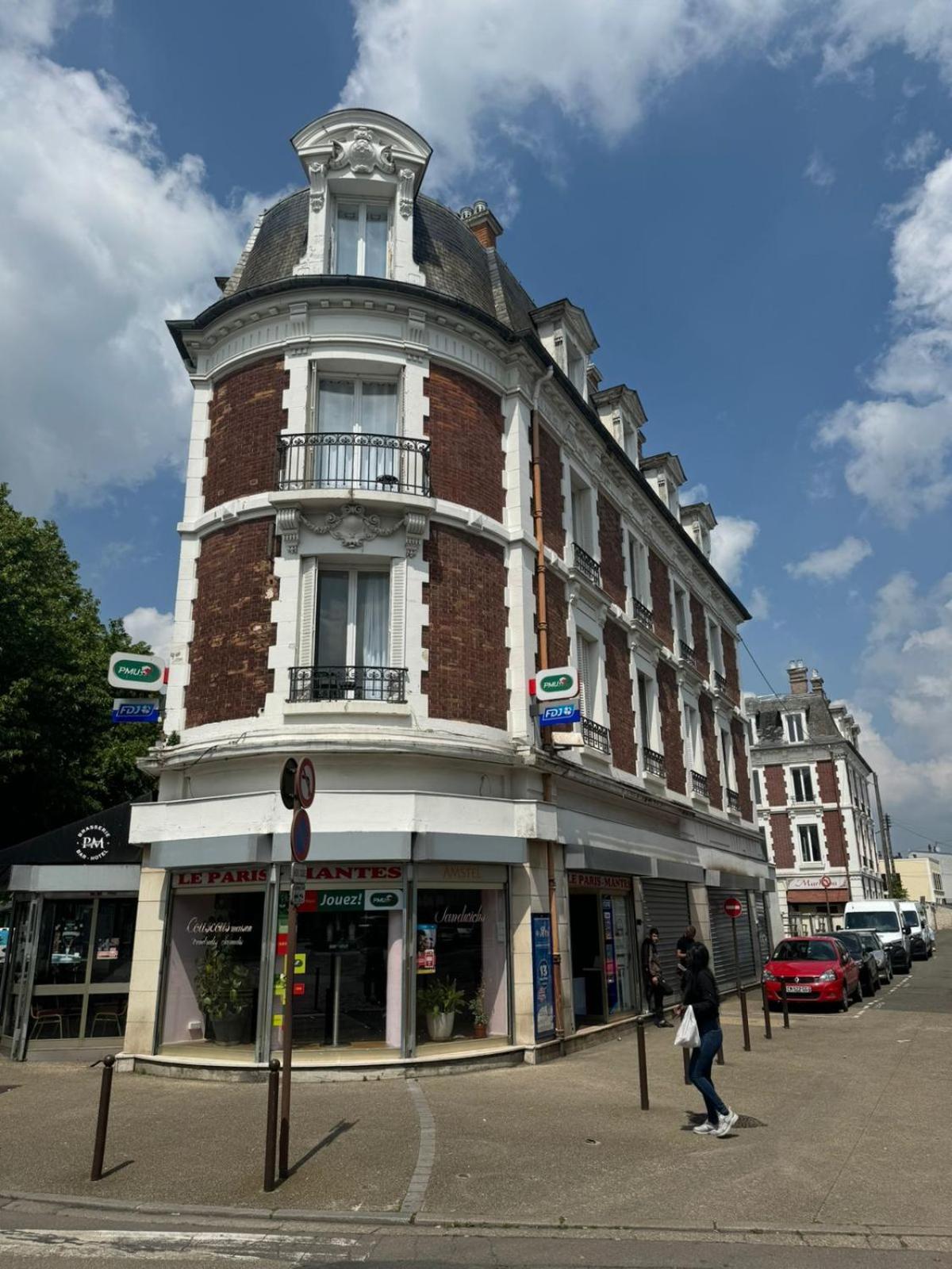 Hotel Etoiles De Mantes Exterior foto